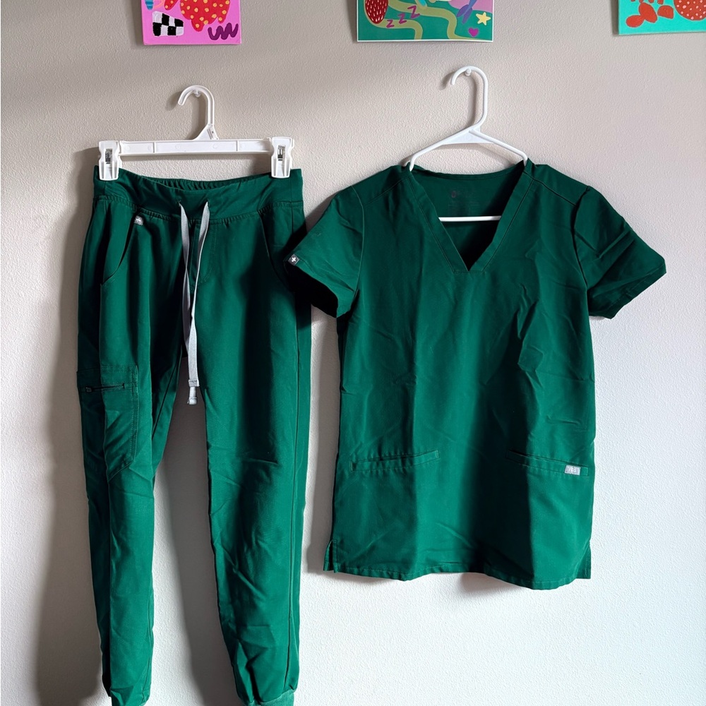 Figs Women's Green Scrub Set